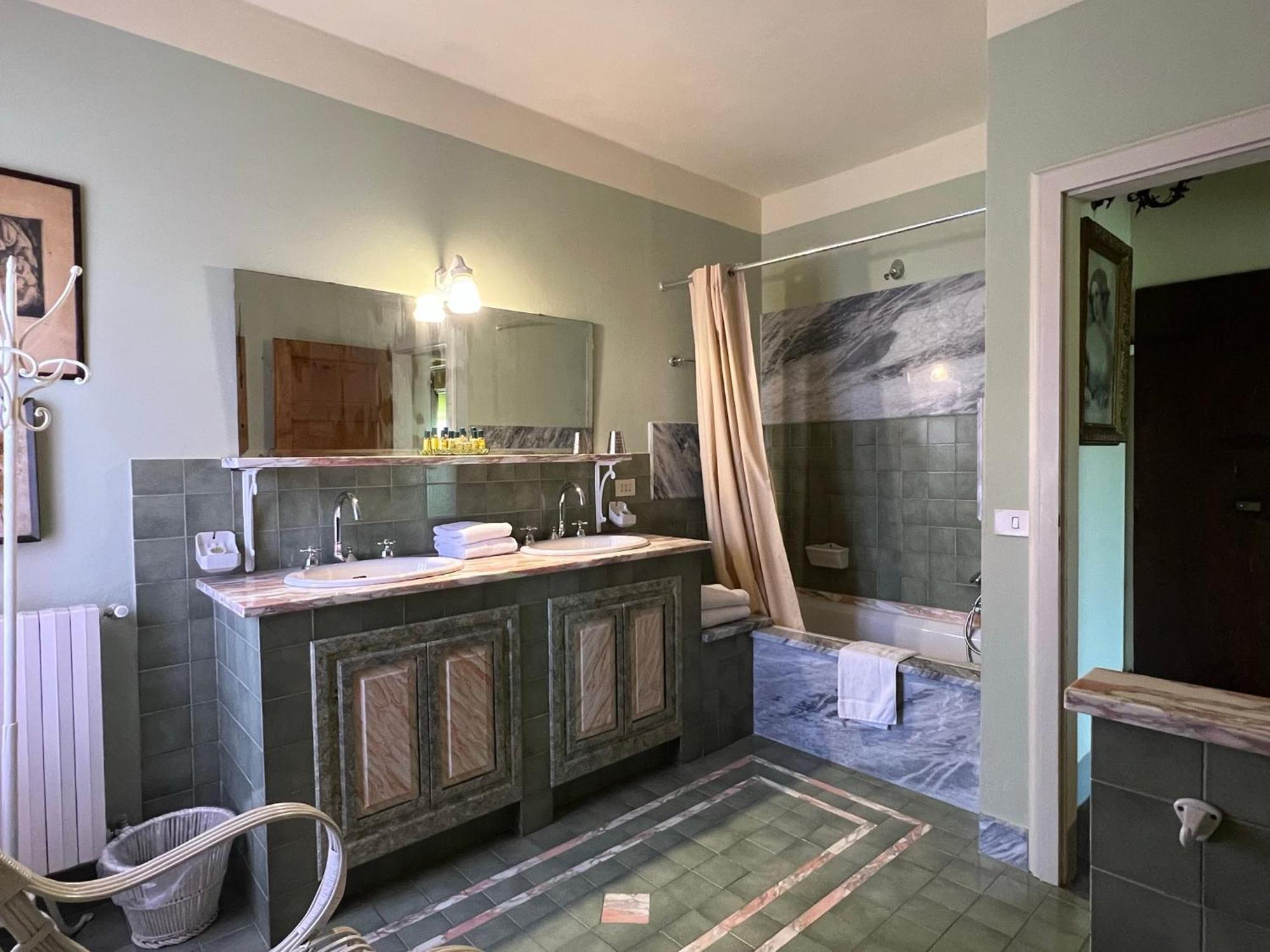 Villa La Lodola โฟยาโน เดลเล เคียนา ภายนอก รูปภาพ